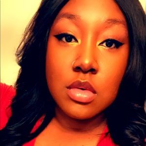 Meet your Posher, Ally